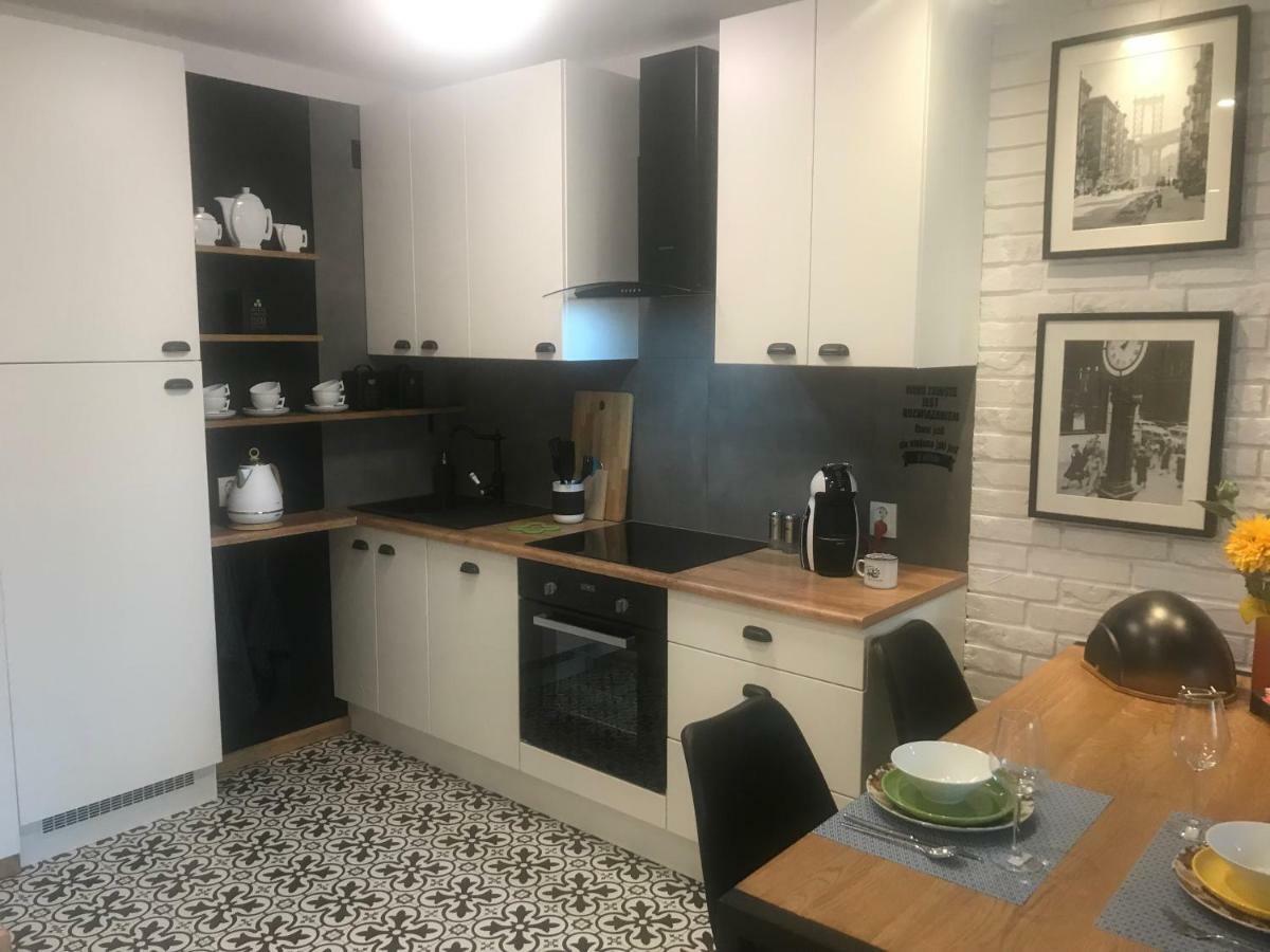 Grzybowska 6/10 Appartement Warschau Buitenkant foto