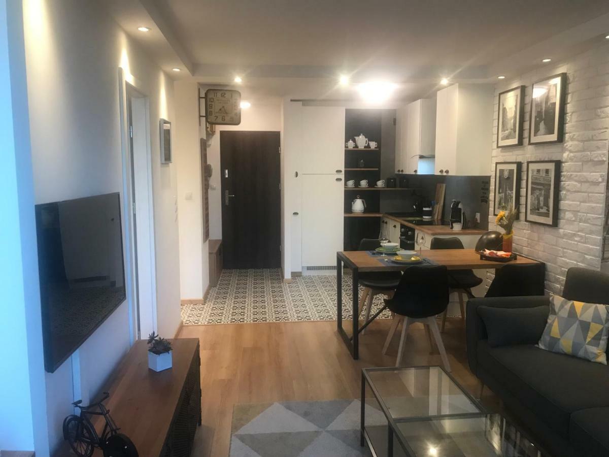 Grzybowska 6/10 Appartement Warschau Buitenkant foto