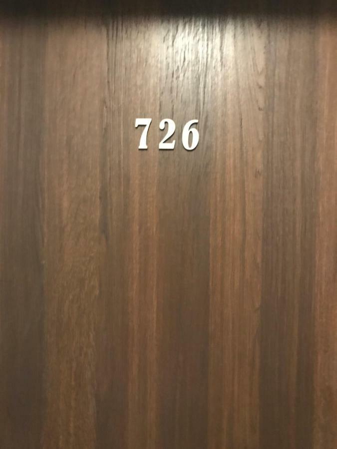 Grzybowska 6/10 Appartement Warschau Buitenkant foto