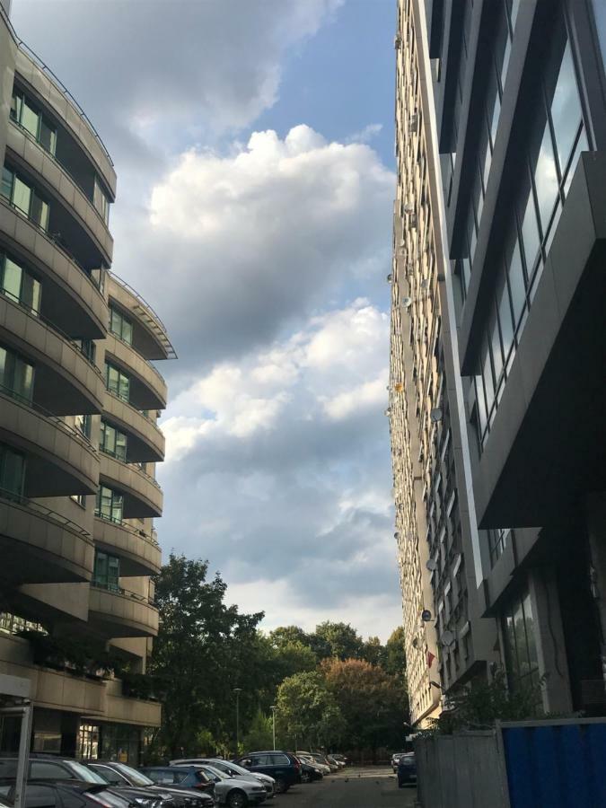 Grzybowska 6/10 Appartement Warschau Buitenkant foto